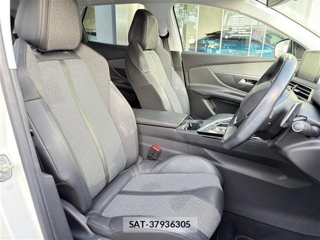 Peugeot 3008 2017-07 8209511-9