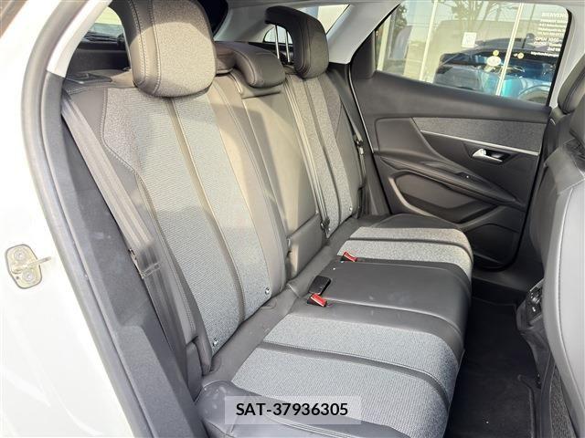 Peugeot 3008 2017-07 8209511-10