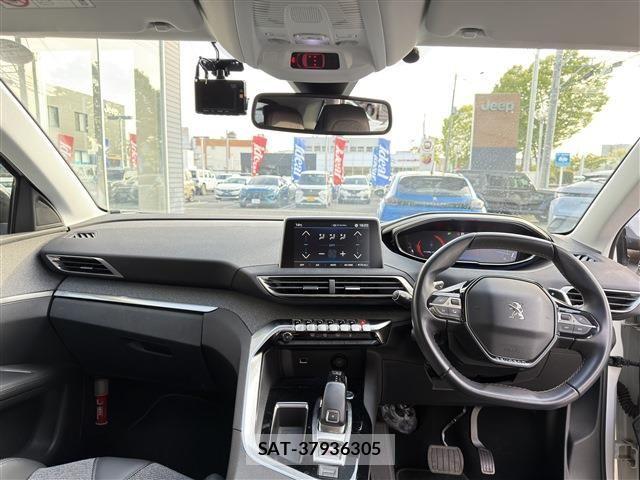 Peugeot 3008 2017-07 8209511-11