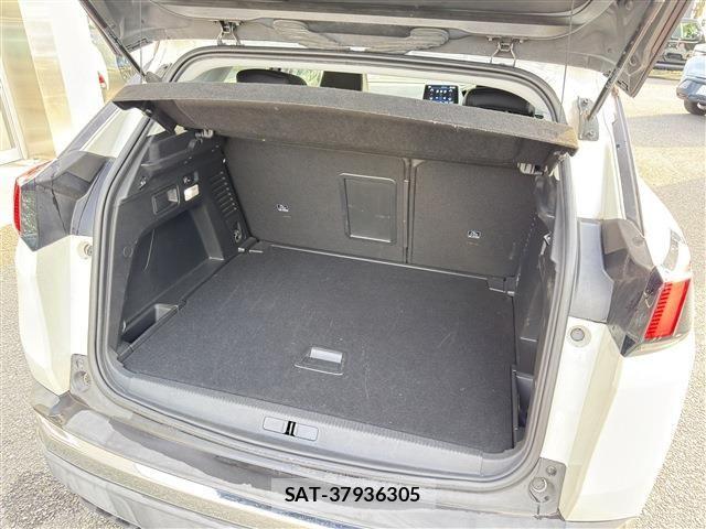 Peugeot 3008 2017-07 8209511-17