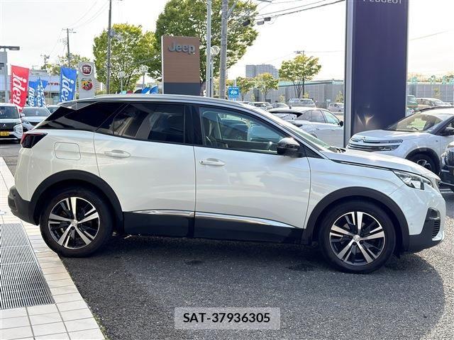 Peugeot 3008 2017-07 8209511-3