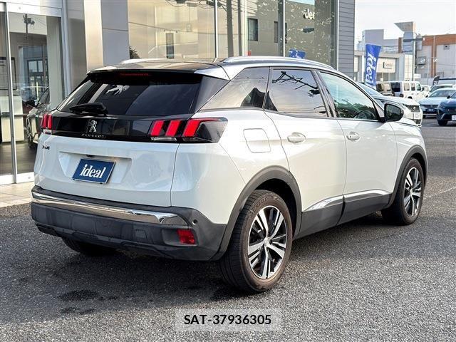 Peugeot 3008 2017-07 8209511-4
