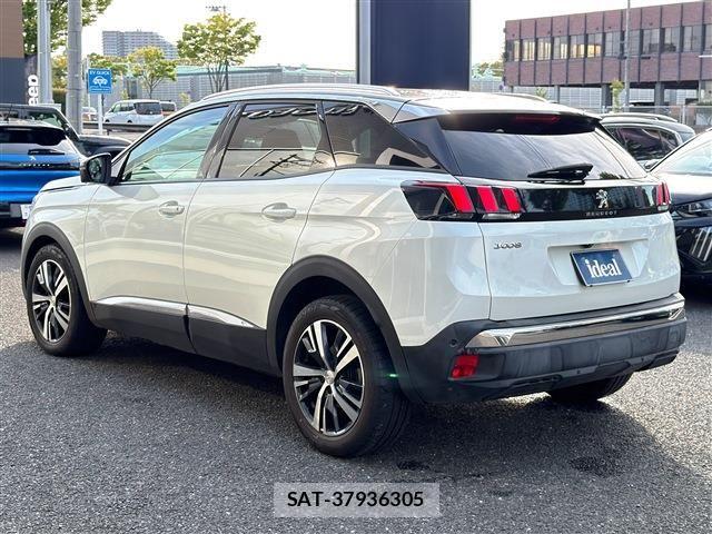 Peugeot 3008 2017-07 8209511-6