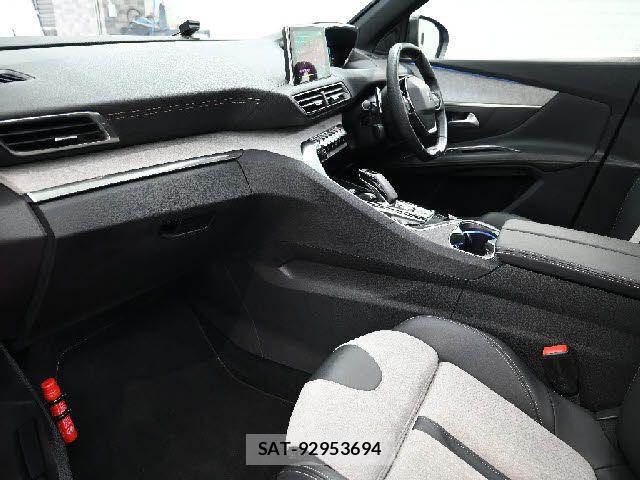 Peugeot 3008 2021-05 8246322-1