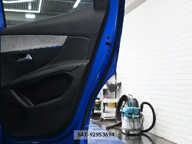 Peugeot 3008 2021-05 8246322-22