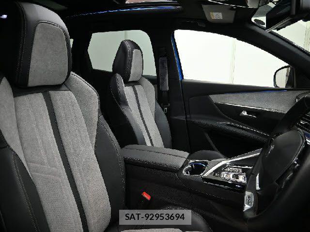 Peugeot 3008 2021-05 8246322-26