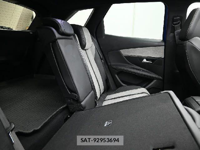 Peugeot 3008 2021-05 8246322-28