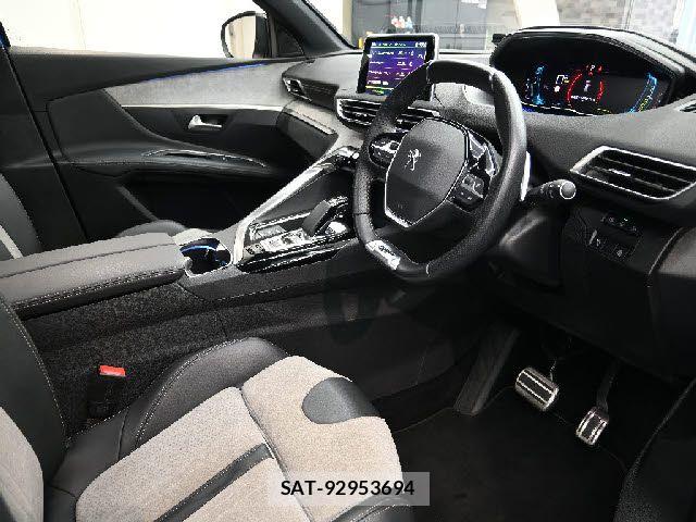 Peugeot 3008 2021-05 8246322-3