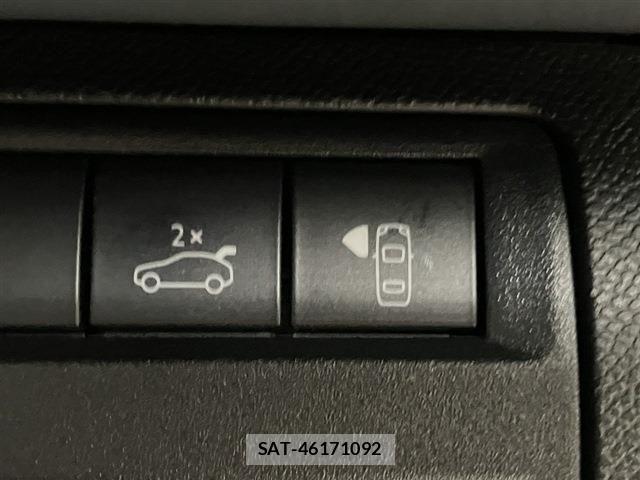 Peugeot 3008 2017-03 8316359-14