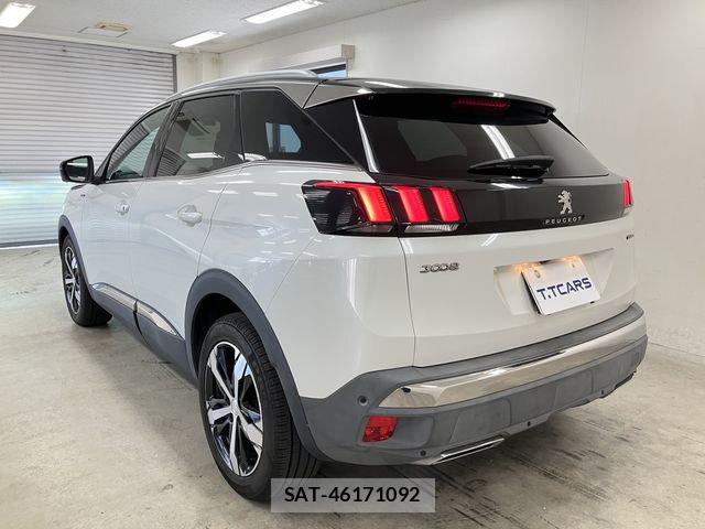 Peugeot 3008 2017-03 8316359-24