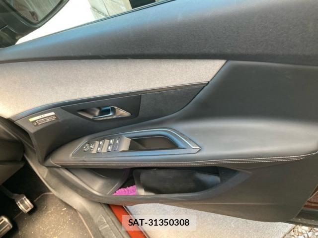Peugeot 3008 2018-09 8355327-16