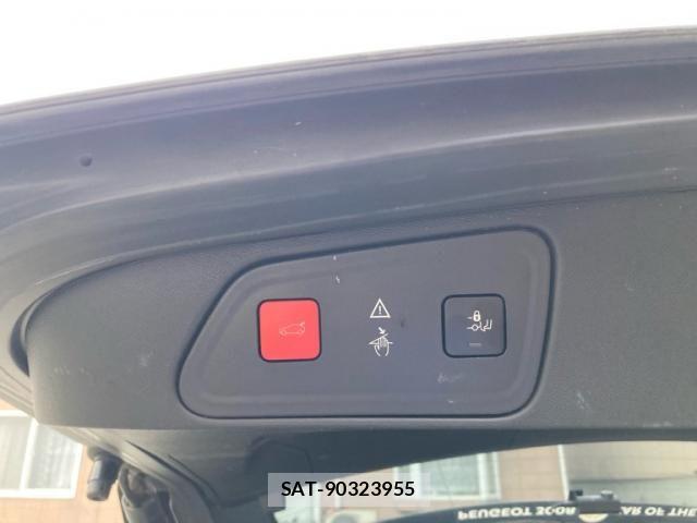 Peugeot 3008 2018-02 8368083-19