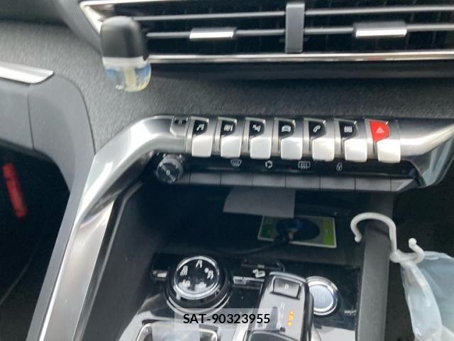 Peugeot 3008 2018-02 8368083-23