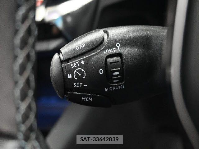 Peugeot 3008 2018-12 8368084-10