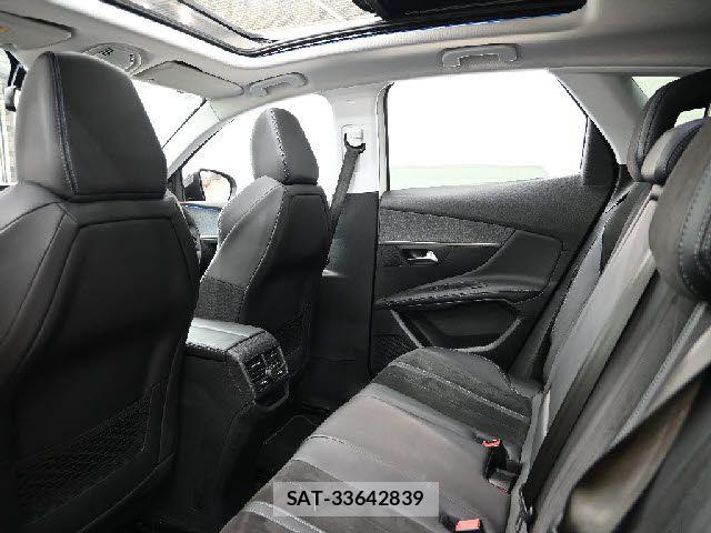 Peugeot 3008 2018-12 8368084-12