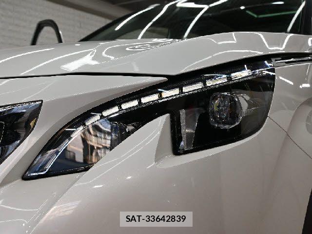 Peugeot 3008 2018-12 8368084-19
