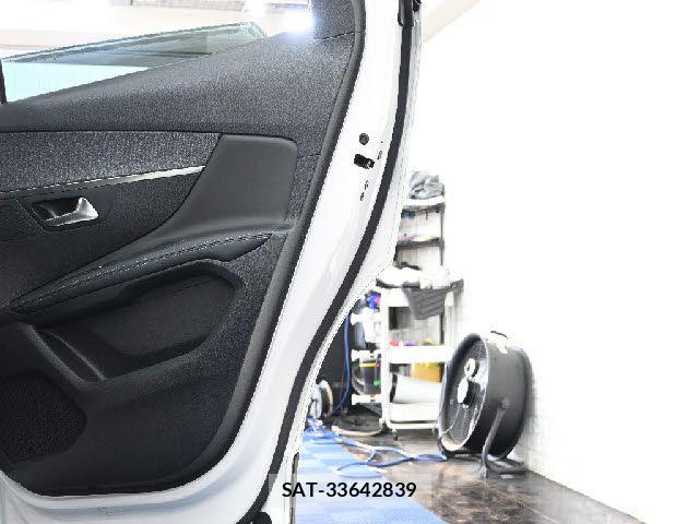Peugeot 3008 2018-12 8368084-22