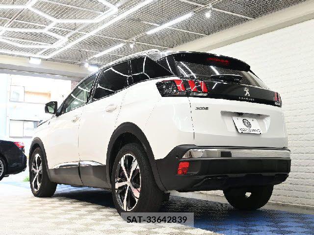 Peugeot 3008 2018-12 8368084-2