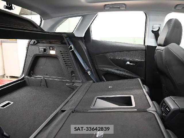 Peugeot 3008 2018-12 8368084-29