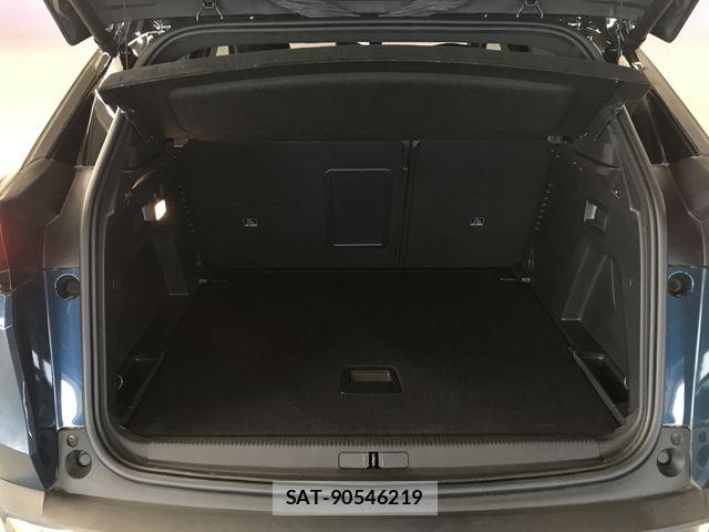 Peugeot 3008 2022-06 8414335-16