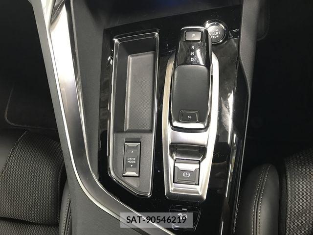 Peugeot 3008 2022-06 8414335-21