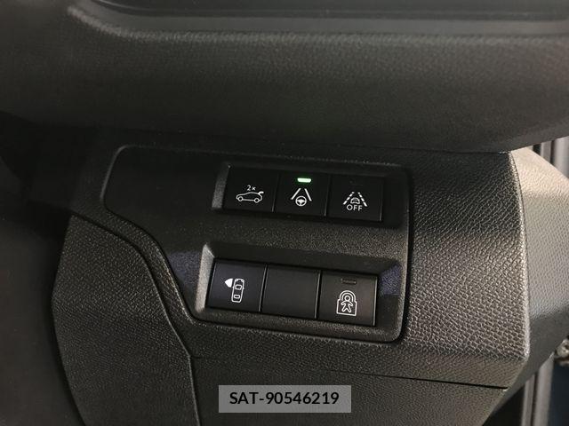 Peugeot 3008 2022-06 8414335-25