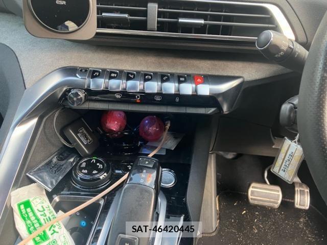 Peugeot 3008 2018-03 8414333-18