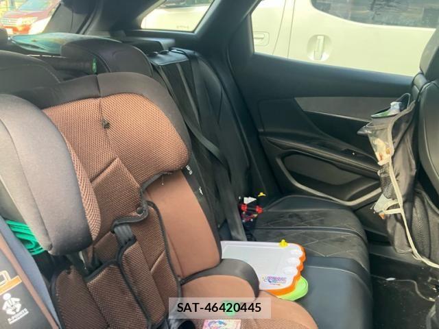 Peugeot 3008 2018-03 8414333-25