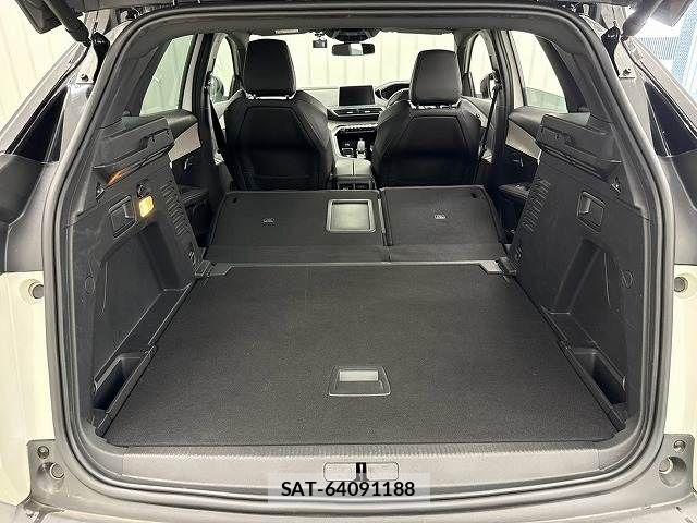 Peugeot 3008 2022-04 8485916-12