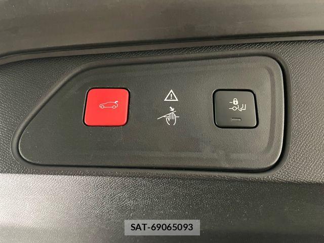 Peugeot 3008 2018-03 8563163-23