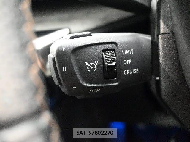 Peugeot 3008 2021-04 8628349-10