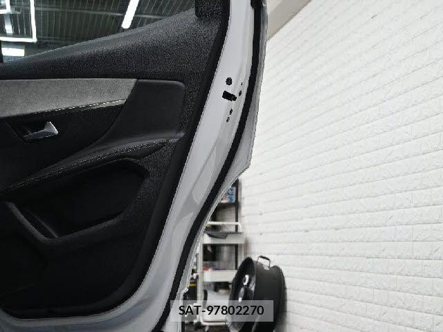 Peugeot 3008 2021-04 8628349-23