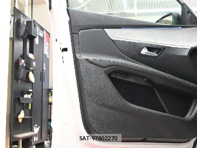 Peugeot 3008 2021-04 8628349-24