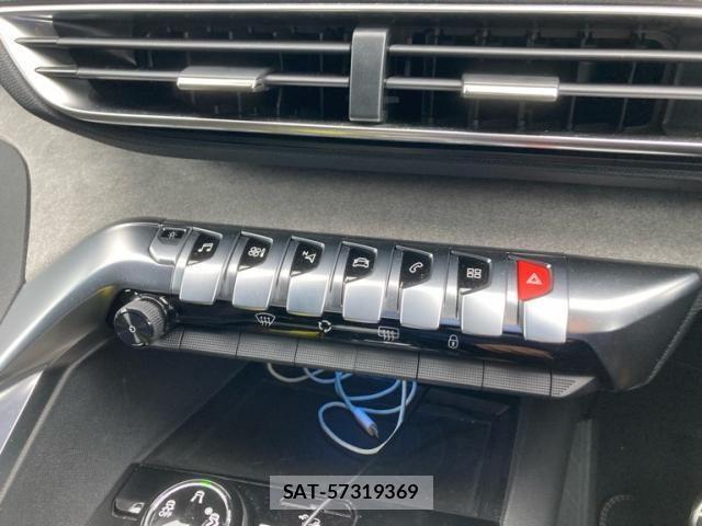 Peugeot 3008 2018-05 8686272-13