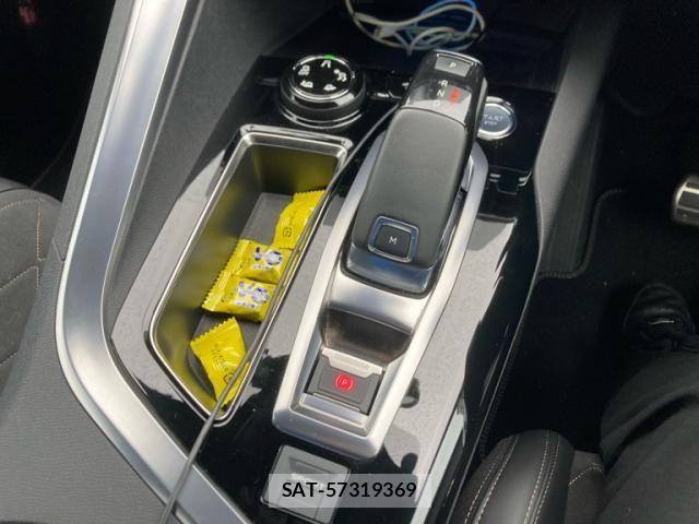 Peugeot 3008 2018-05 8686272-16