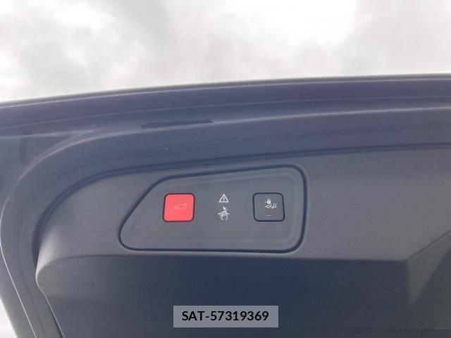 Peugeot 3008 2018-05 8686272-19