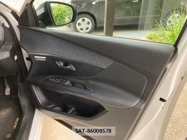 Peugeot 3008 2018-05 8745166-11