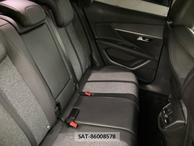 Peugeot 3008 2018-05 8745166-16