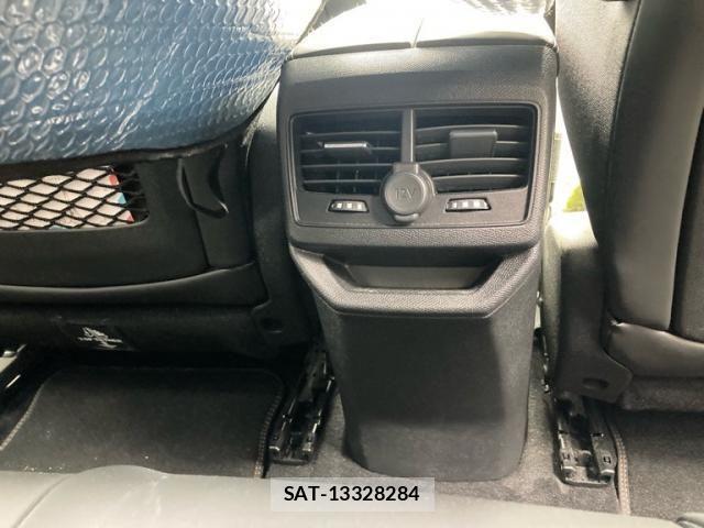 Peugeot 3008 2018-03 8831050-11