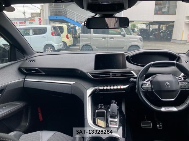 Peugeot 3008 2018-03 8831050-12
