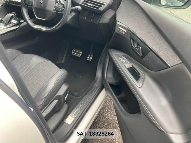 Peugeot 3008 2018-03 8831050-13