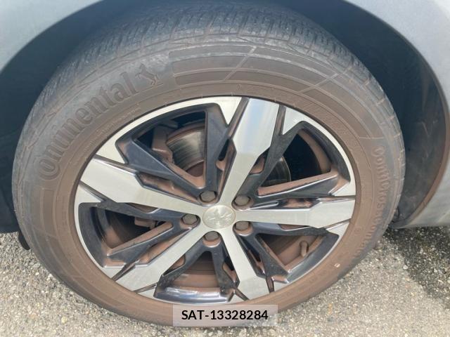 Peugeot 3008 2018-03 8831050-2