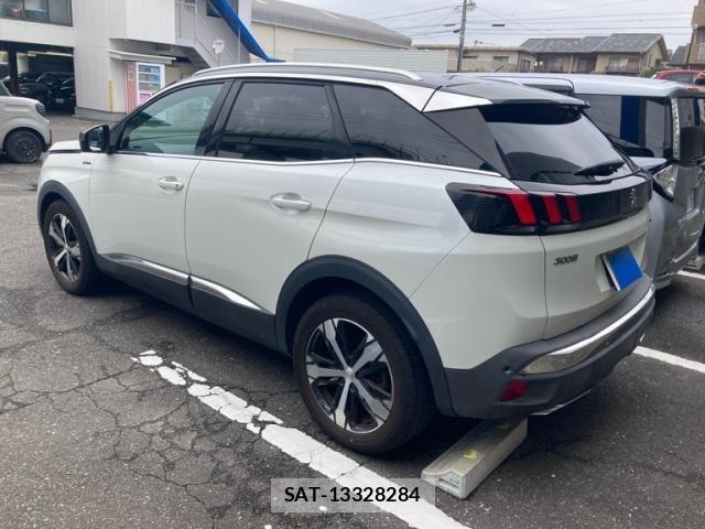 Peugeot 3008 2018-03 8831050-7