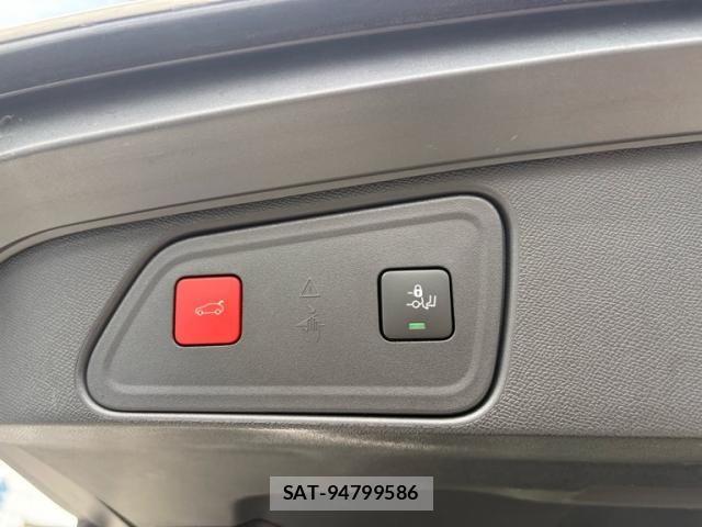 Peugeot 3008 2021-05 8831051-12