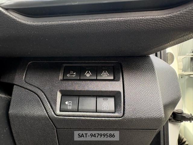 Peugeot 3008 2021-05 8831051-18