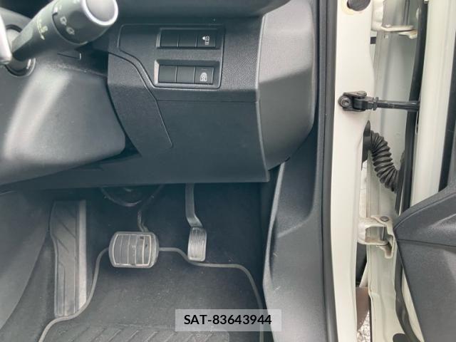 Peugeot 3008 2018-01 8831053-10