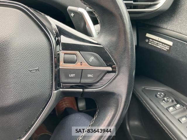 Peugeot 3008 2018-01 8831053-16