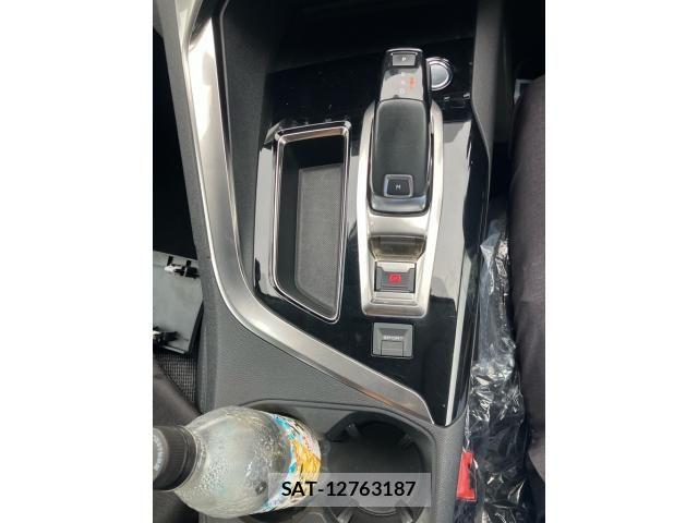 Peugeot 3008 2017-06 8850342-15