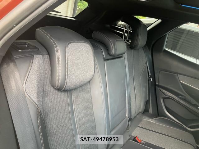 Peugeot 3008 2018-03 8850341-10