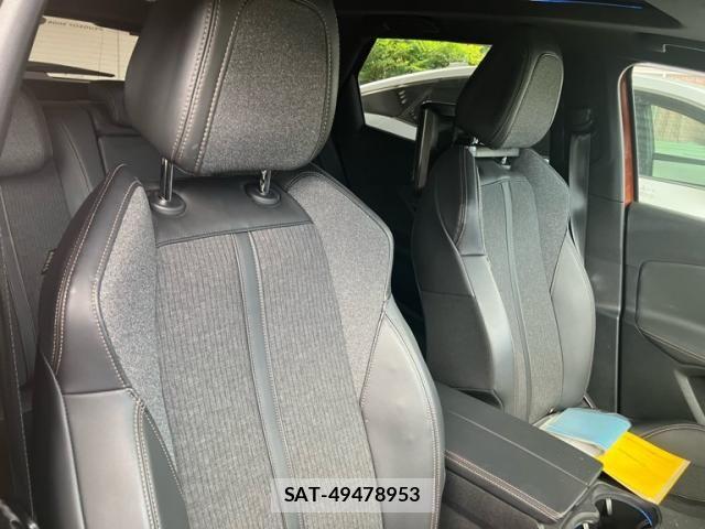 Peugeot 3008 2018-03 8850341-16